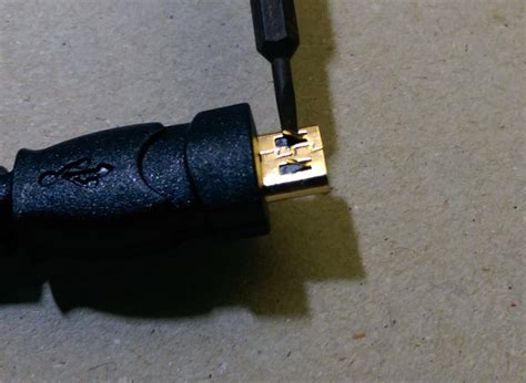 Memperbaiki Kabel USB