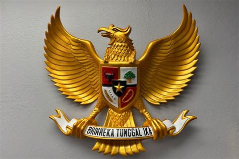 Lukisan Burung Garuda