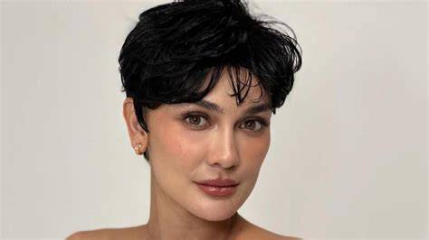 Luna Maya Rambut Pixie Cut