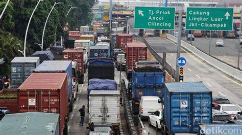 Macet Tanjung Priok