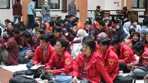 Mahasiswa ITB Diskusi