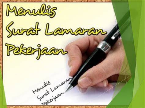 Mahasiswa Menulis Surat