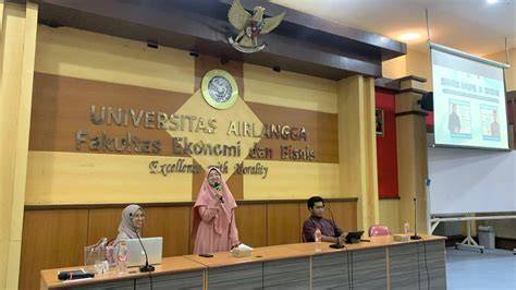 Mahasiswa UNAIR