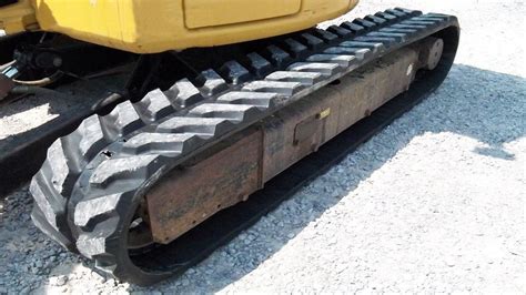 Maintaining Excavators Tracks for Longevity