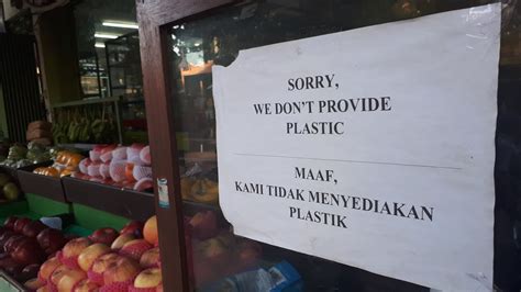 Mengurangi Penggunaan Plastik Sekali Pakai