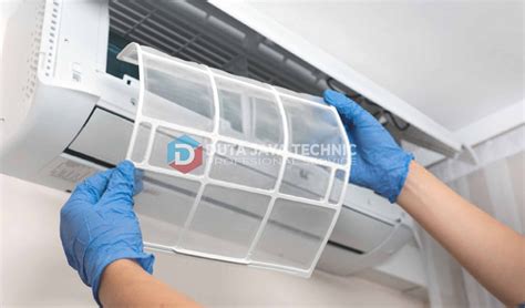 Membersihkan Filter AC