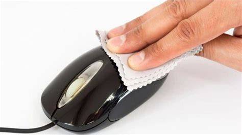 Membersihkan Mouse
