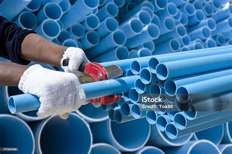 Memotong Pipa PVC