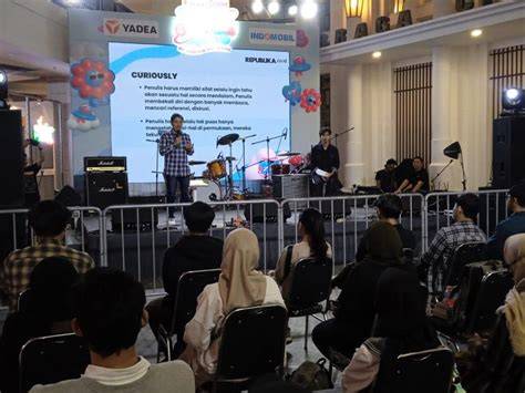 Menyelenggarakan Workshop