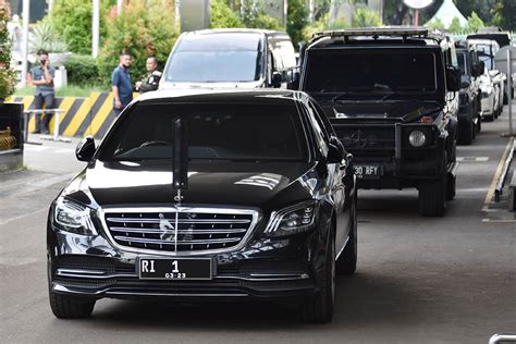 Mobil Dinas