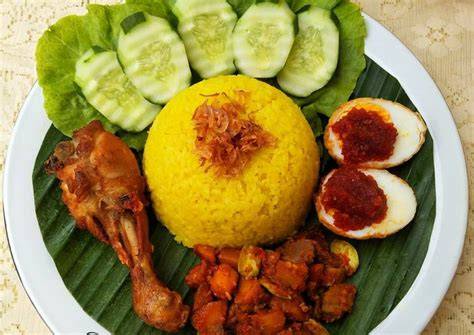 Nasi Kuning Rice Cooker? Gampang Banget! No Ribet Kupas Bumbu, Tetap Pulen!