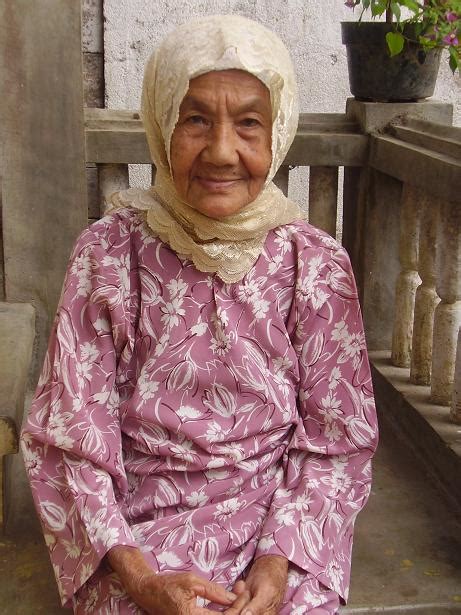 Nenek Indonesia