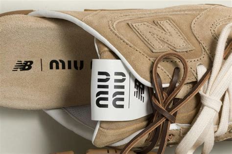 Label harga sepatu New Balance