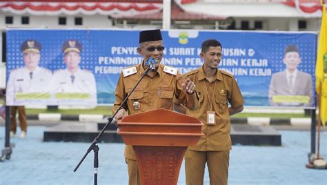 Operator Sekolah Bekerja