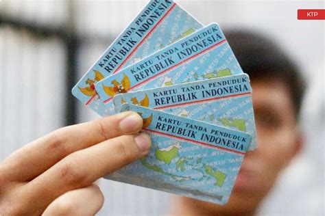 Orang Mengurus KTP