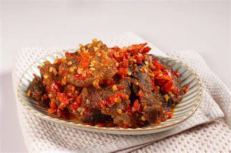 Orang Minang berbagi makanan