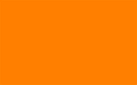 Komposisi Warna Orange