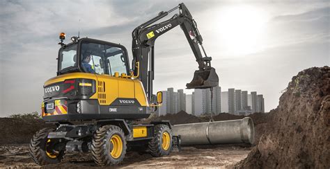 Overview of Compact Excavators for Homeowners