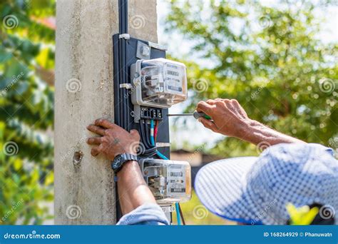 PLN technician working