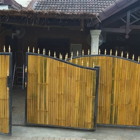 Pagar Bambu dengan Metal