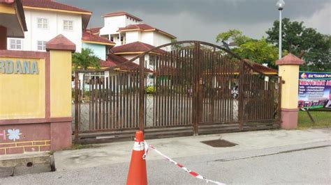 Pagar Sekolah