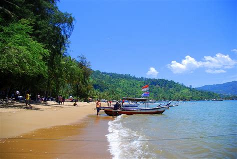 Pantai Carolina Indonesia