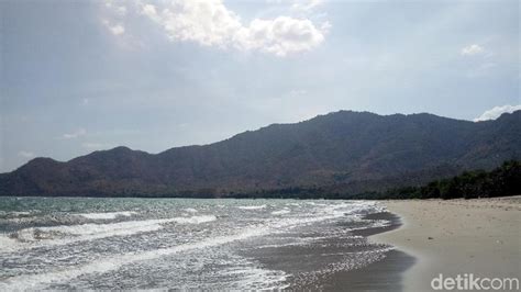 Pantai Ria Dompu