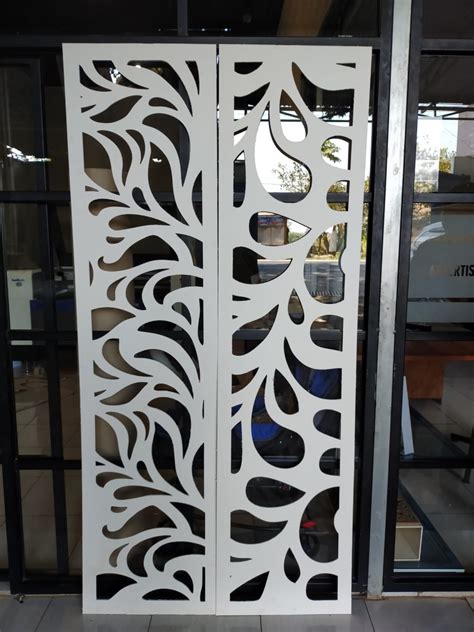 Partisi PVC Motif Ukir Cabang Pohon