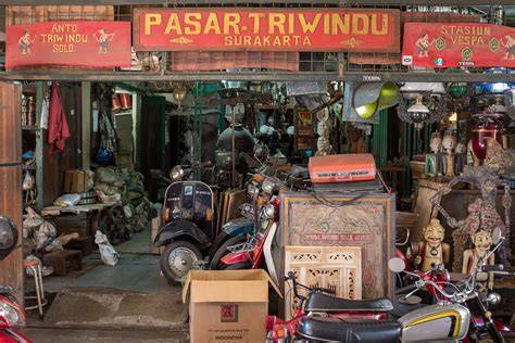 Pasar Triwindu Antik