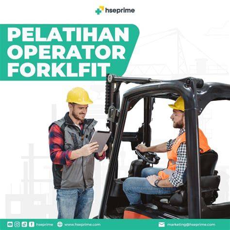 Mengikuti Pelatihan Operator Forklift