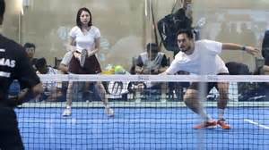 Pemain Padel Bertanding