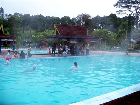 Pemandian Air Panas Ciwalini Swimming Pool