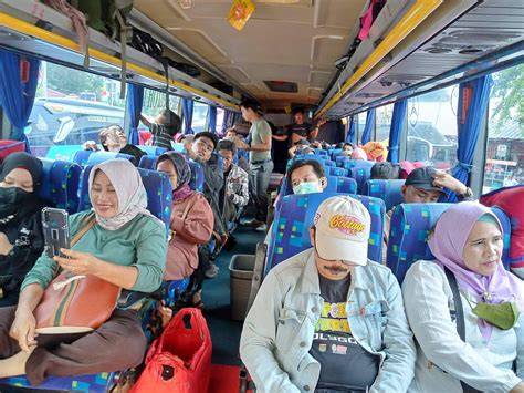 Penumpang Bus Kota
