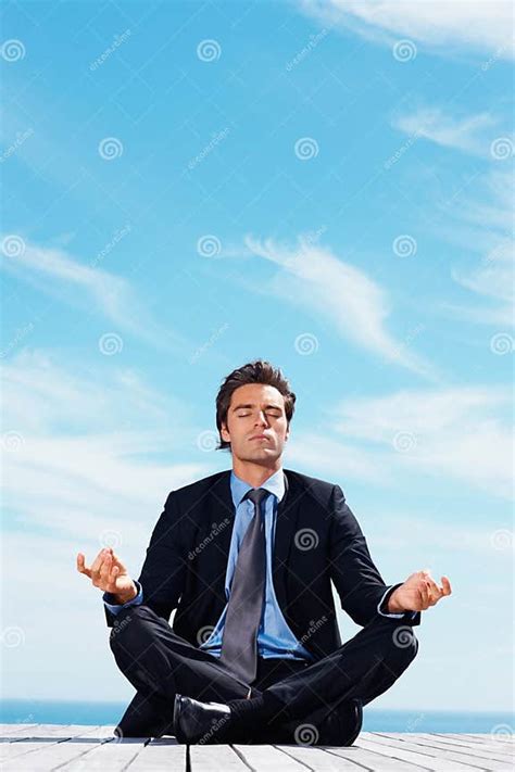 Orang Merenung Santai