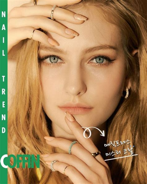 Pertimbangkan Aksesoris dan Layering