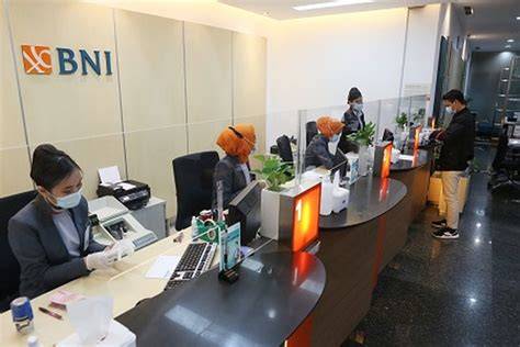 Petugas Bank BNI