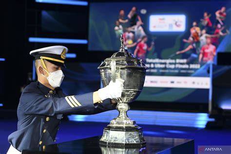 Piala Thomas dan Uber