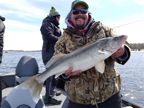 Best Spots to Fish on the Rainy River