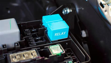 Relay Mobil