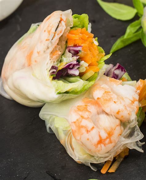 Rice paper wrap with shrimp