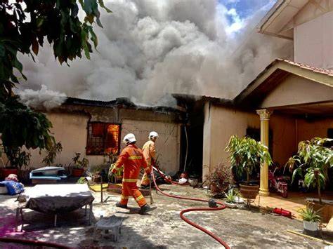Rumah Terbakar