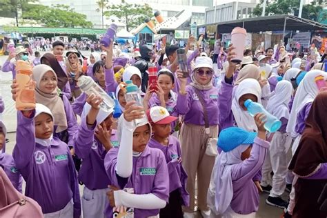 Sekolah dalam Pengurangam Penggunaan Gelas Plastik Es