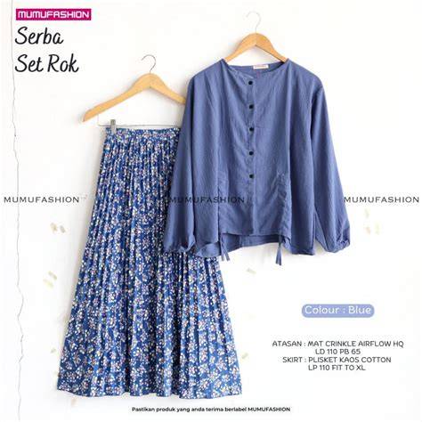 Setelan Rok dan Blouse yang Versatile