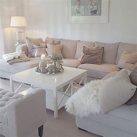 Simple Living Room Decor