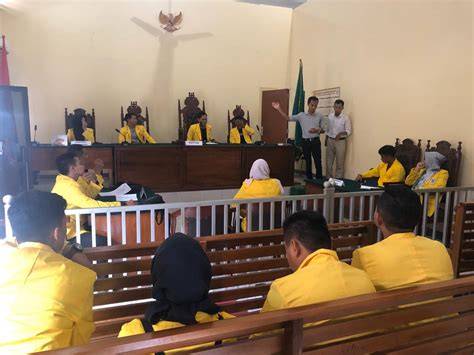 Simulasi sidang pengadilan