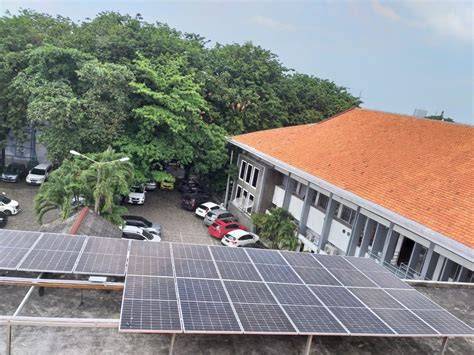 Solar charging station di kampus Undip
