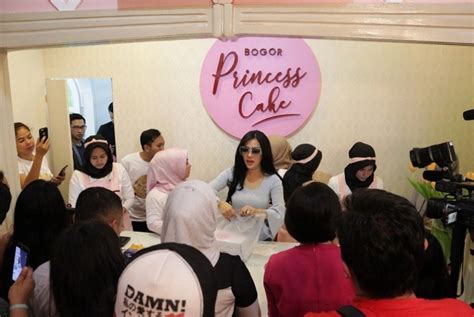 Syahrini Princess Cake