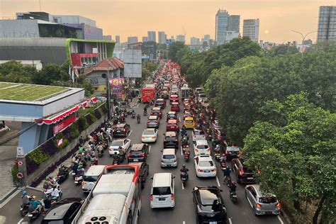 TB Simatupang Macet Total