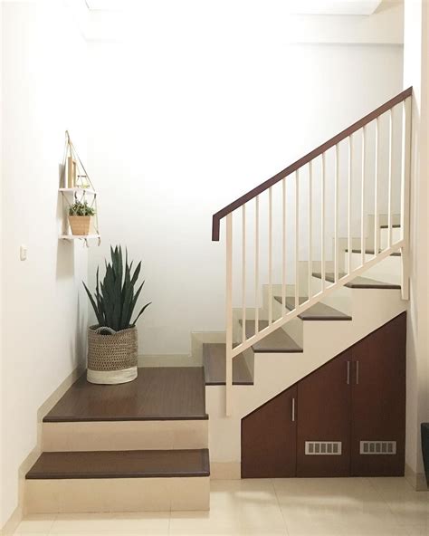 tangga minimalis 2 lantai
