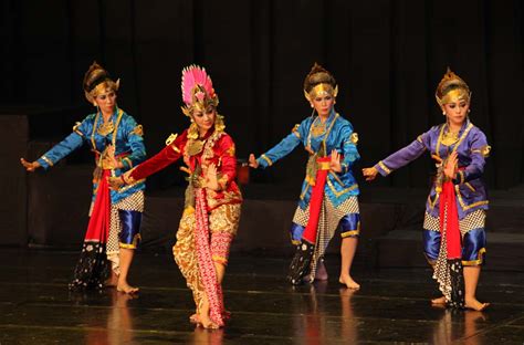 Tari Golek Menak
